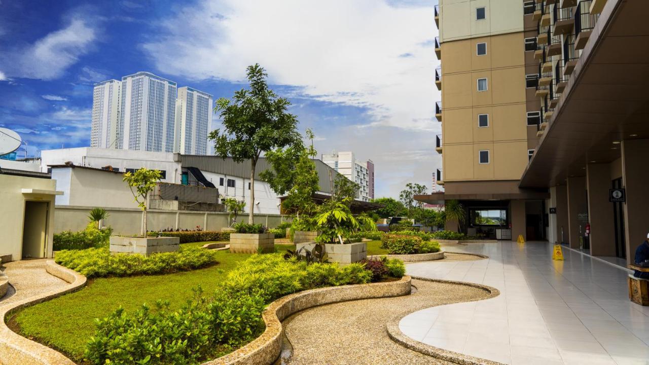 Azalea Suites Cikarang By Jayakarta Group Extérieur photo