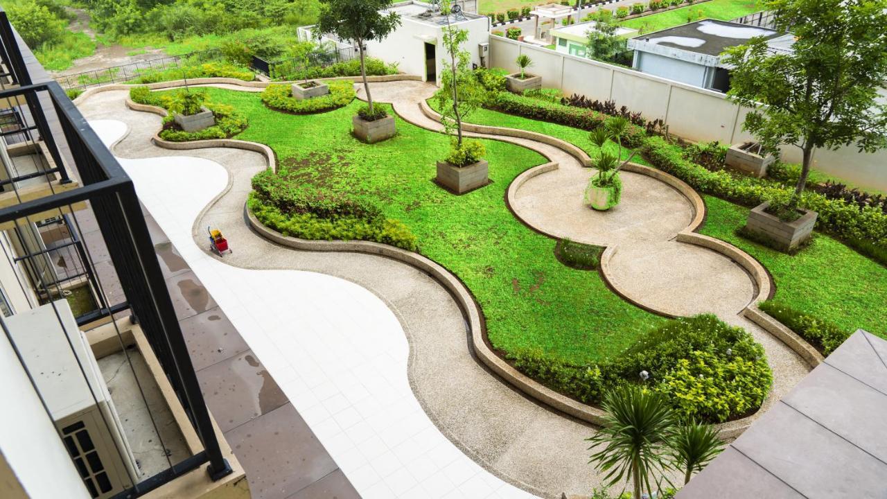 Azalea Suites Cikarang By Jayakarta Group Extérieur photo