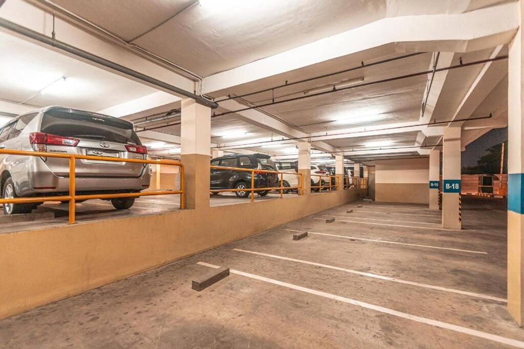 Azalea Suites Cikarang By Jayakarta Group Extérieur photo
